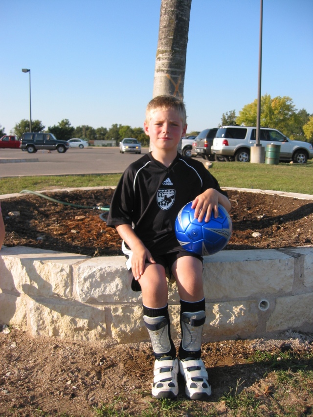 2005/10 October/Soccer Pics/640x480_IMG_2392.JPG